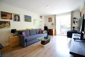 Central Fulham Apartment with parking